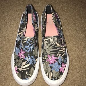 Mossimo slide on shoes size 10